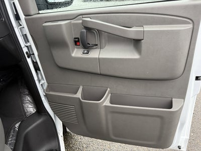 2024 Chevrolet Express Passenger 3500 1LT