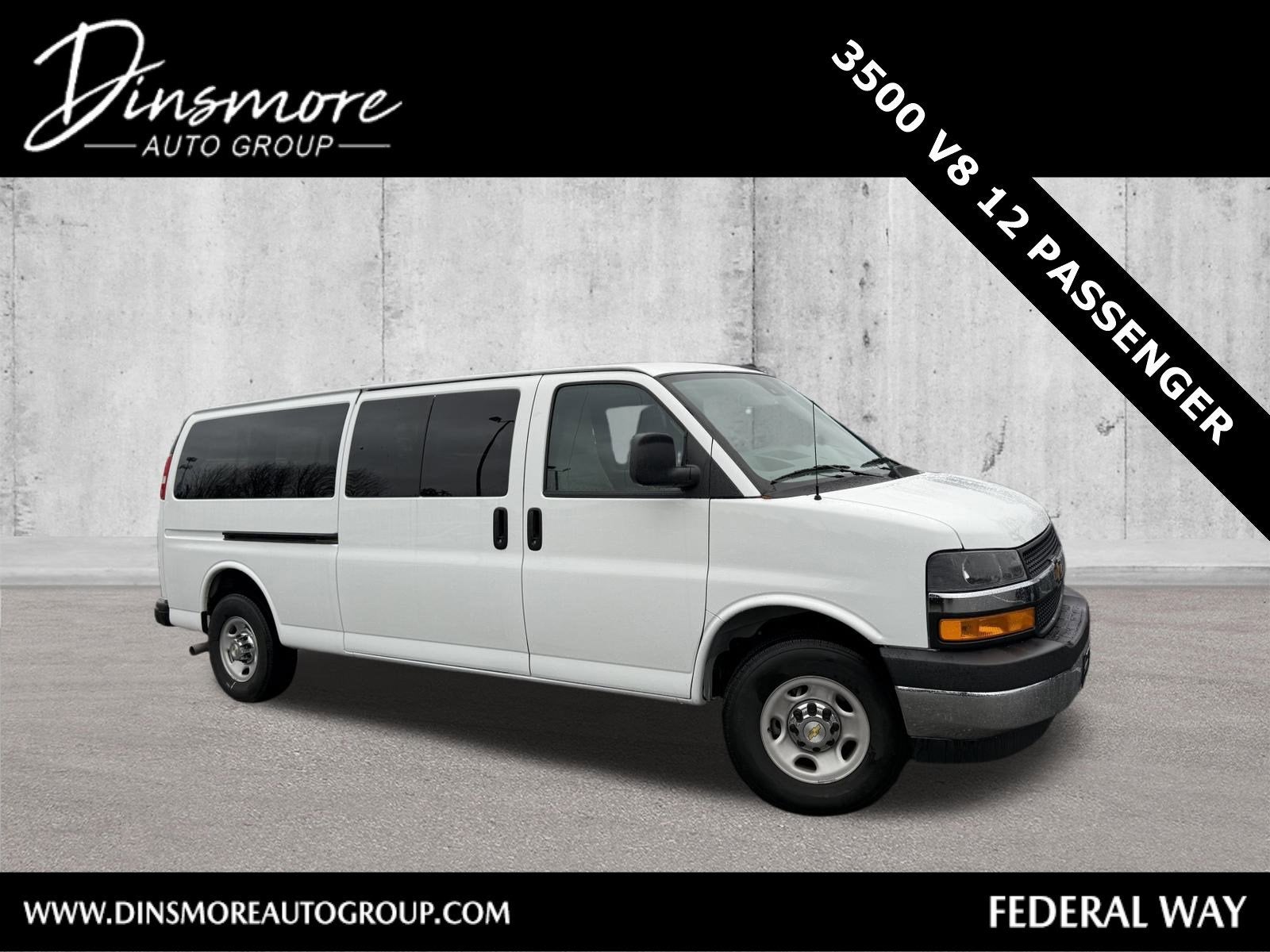 2024 Chevrolet Express Passenger 3500 1LT