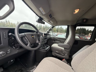 2024 Chevrolet Express Passenger 3500 1LT