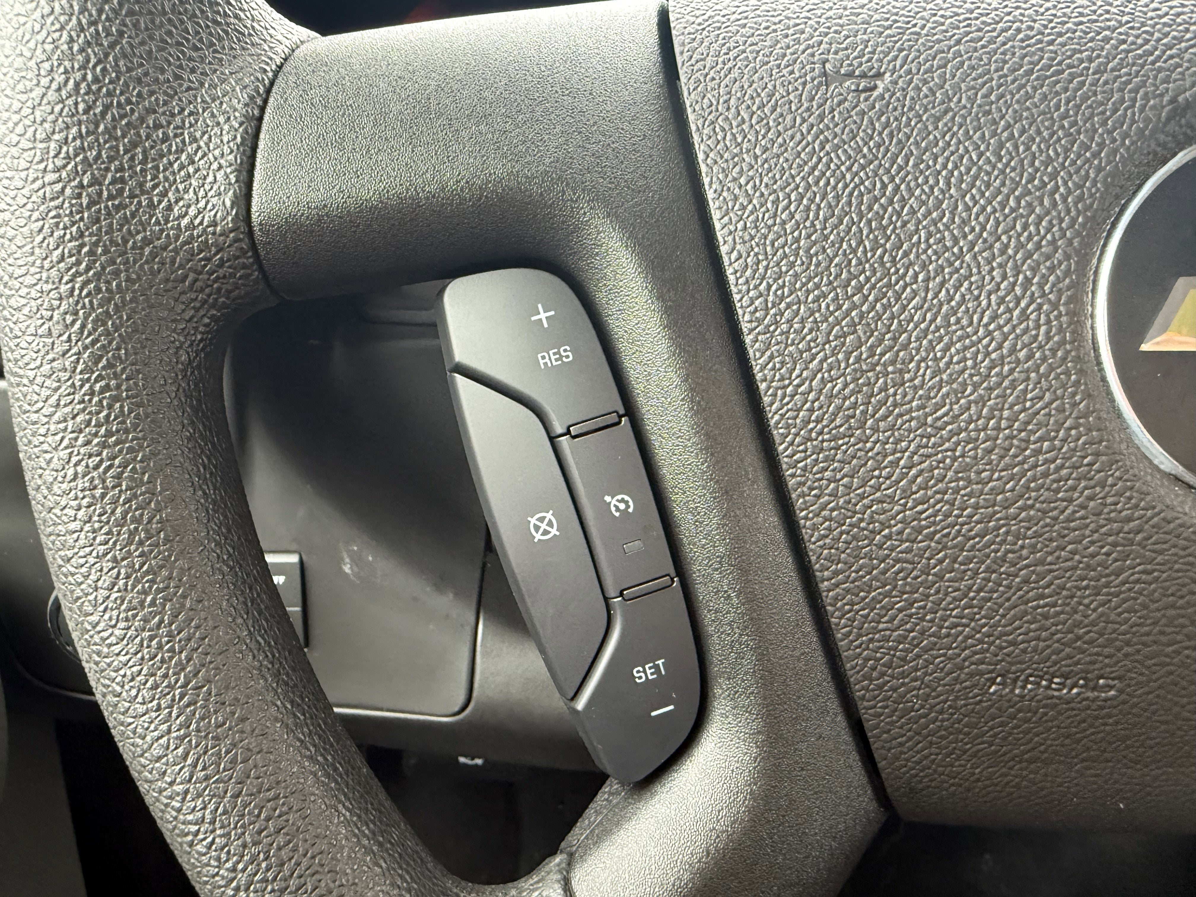 2024 Chevrolet Express Passenger 3500 1LT