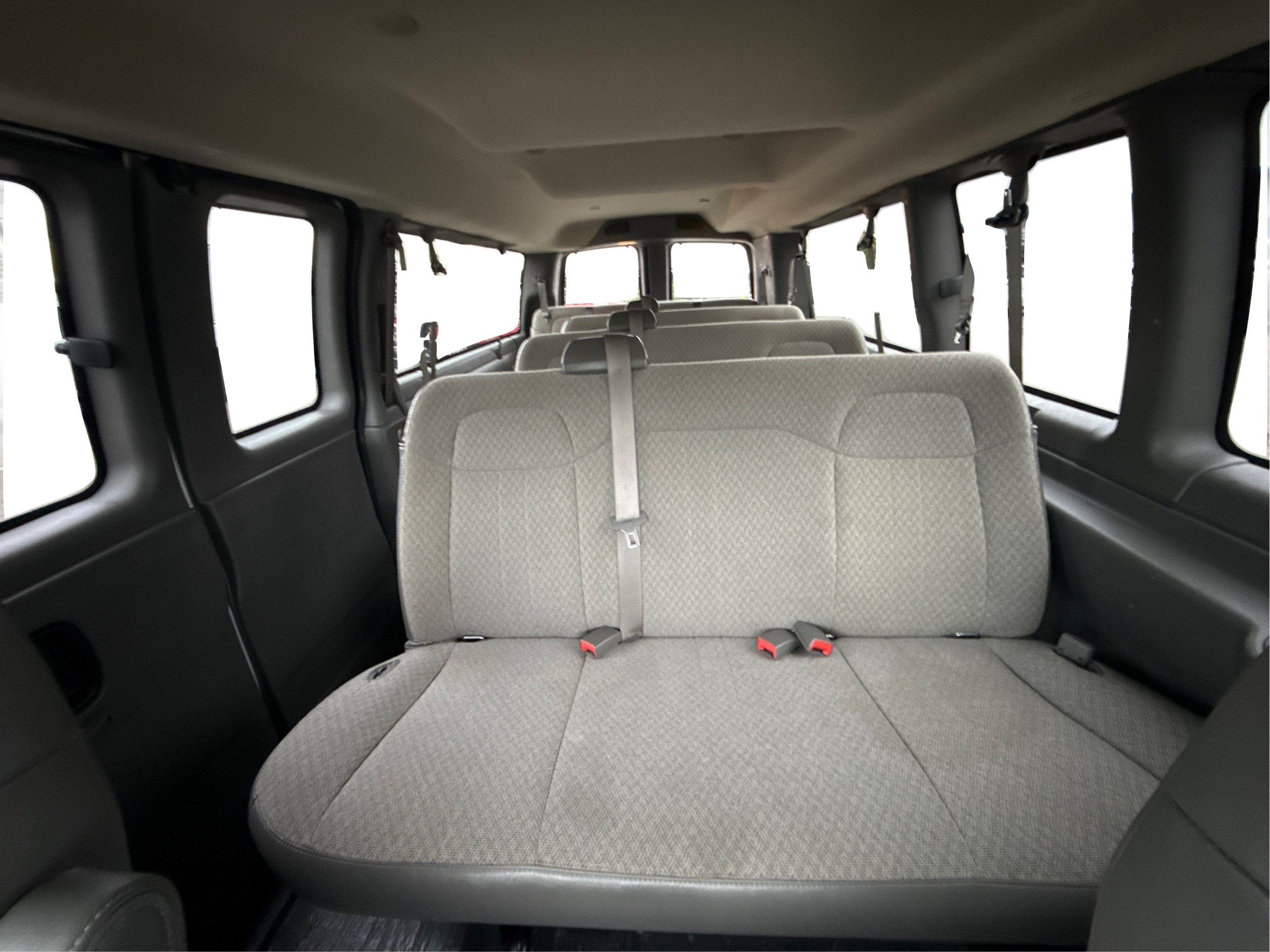 2025 Chevrolet Express Passenger 1LT
