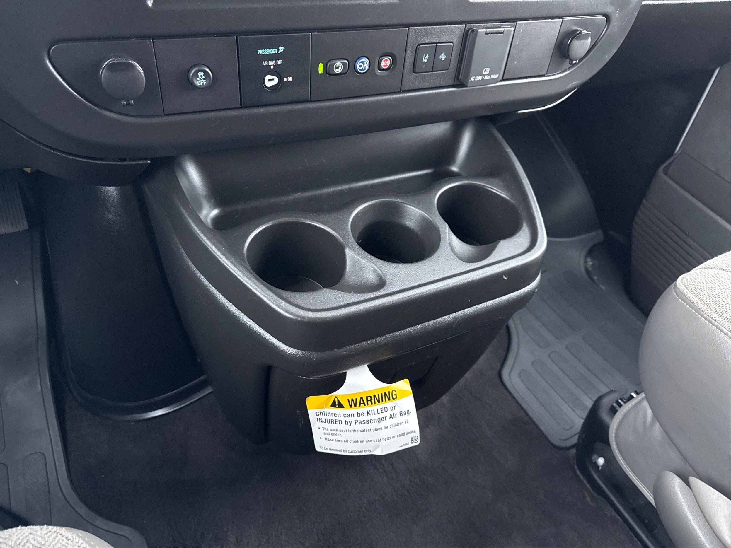 2025 Chevrolet Express Passenger 1LT