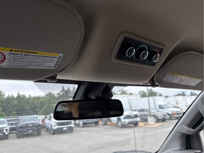 2025 Chevrolet Express Passenger 1LT