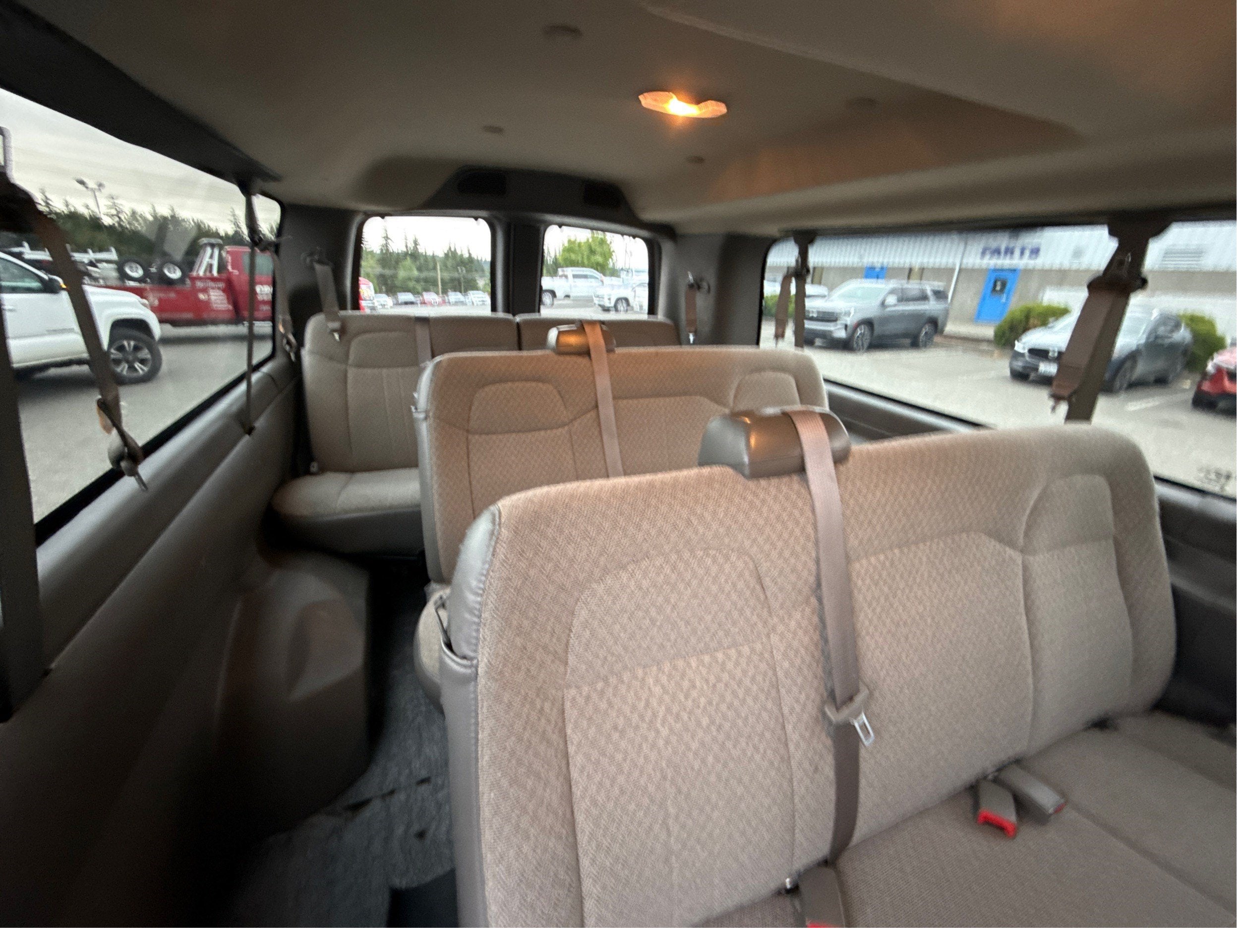 2025 Chevrolet Express Passenger 1LT