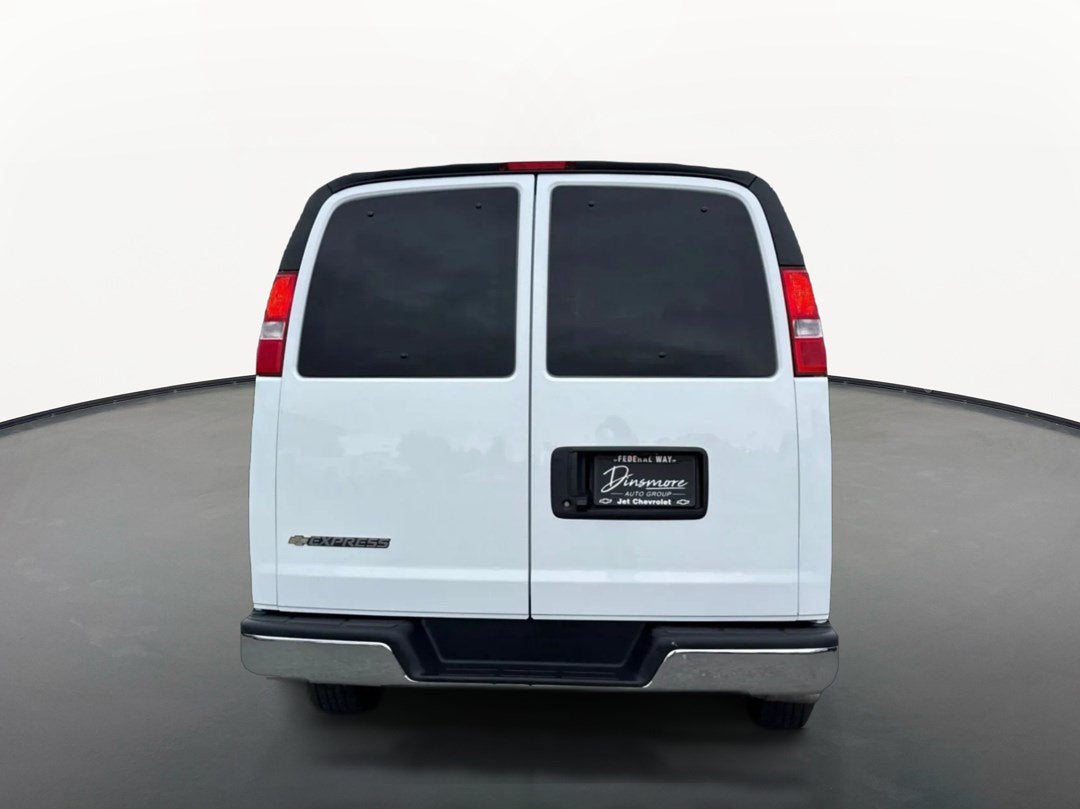 2025 Chevrolet Express Passenger 1LT
