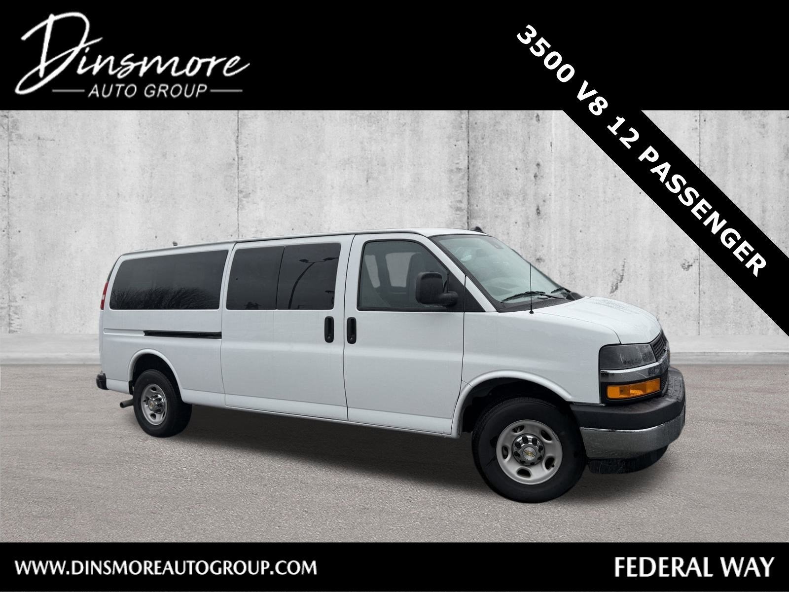 2024 Chevrolet Express Passenger 3500 1LT