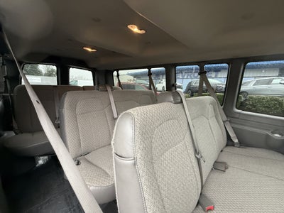 2024 Chevrolet Express Passenger 3500 1LT