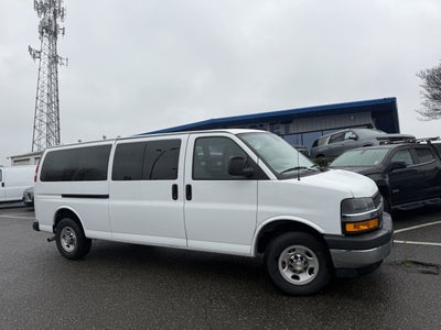 2024 Chevrolet Express Passenger 3500 1LT