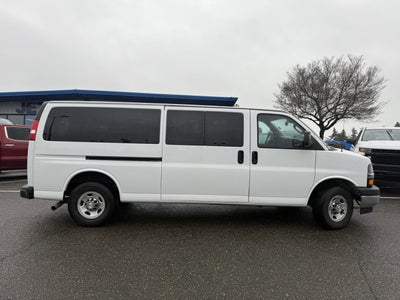 2024 Chevrolet Express Passenger 3500 1LT