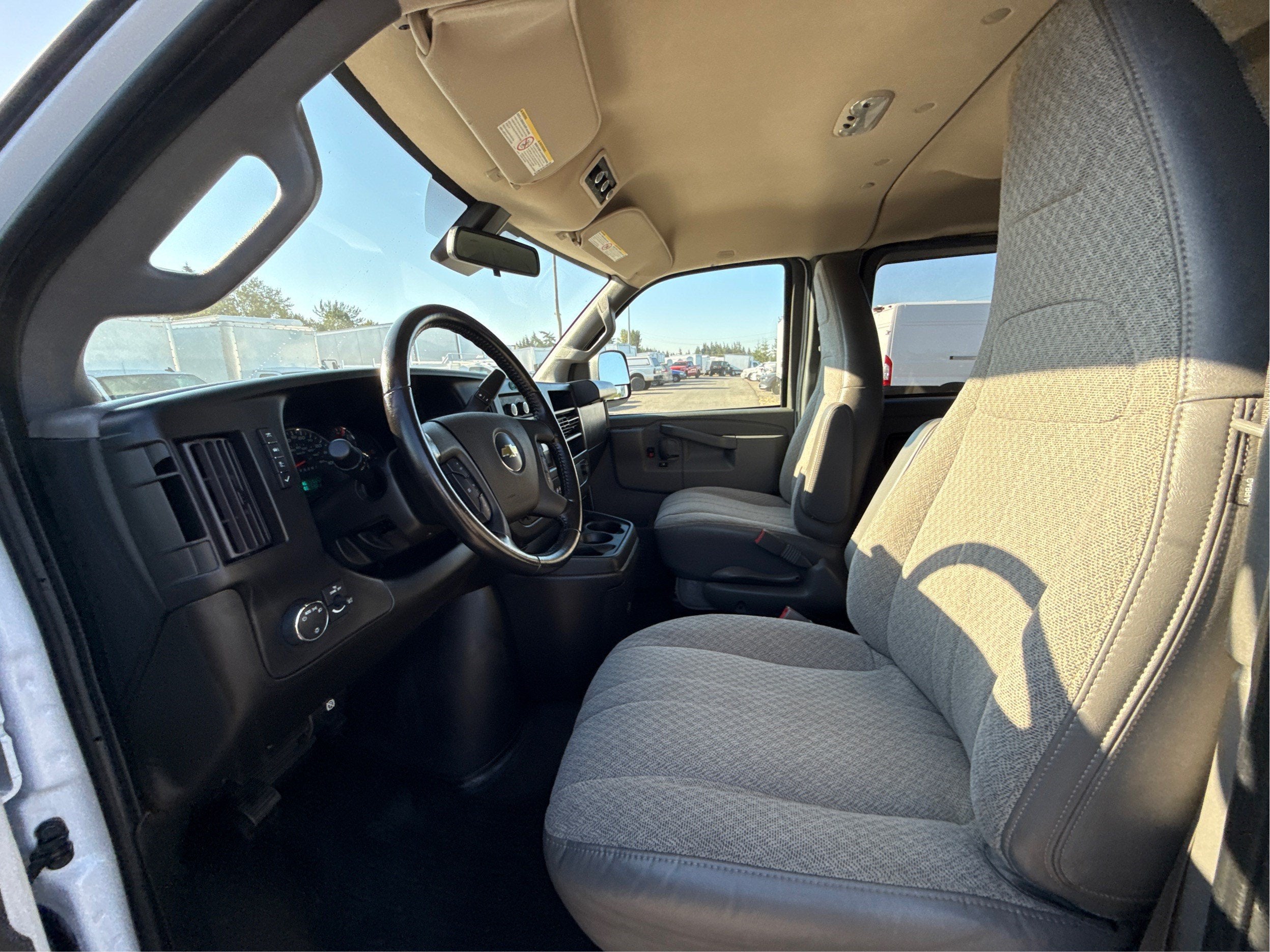 2023 Chevrolet Express Passenger 3500 LT