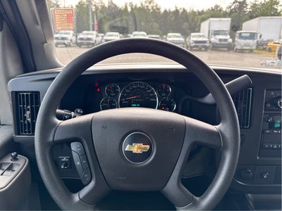 2025 Chevrolet Express Passenger 1LT