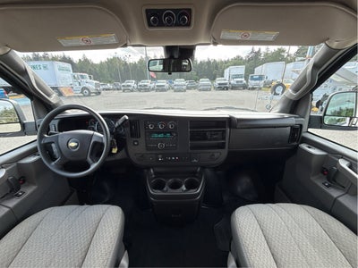 2025 Chevrolet Express Passenger 1LT