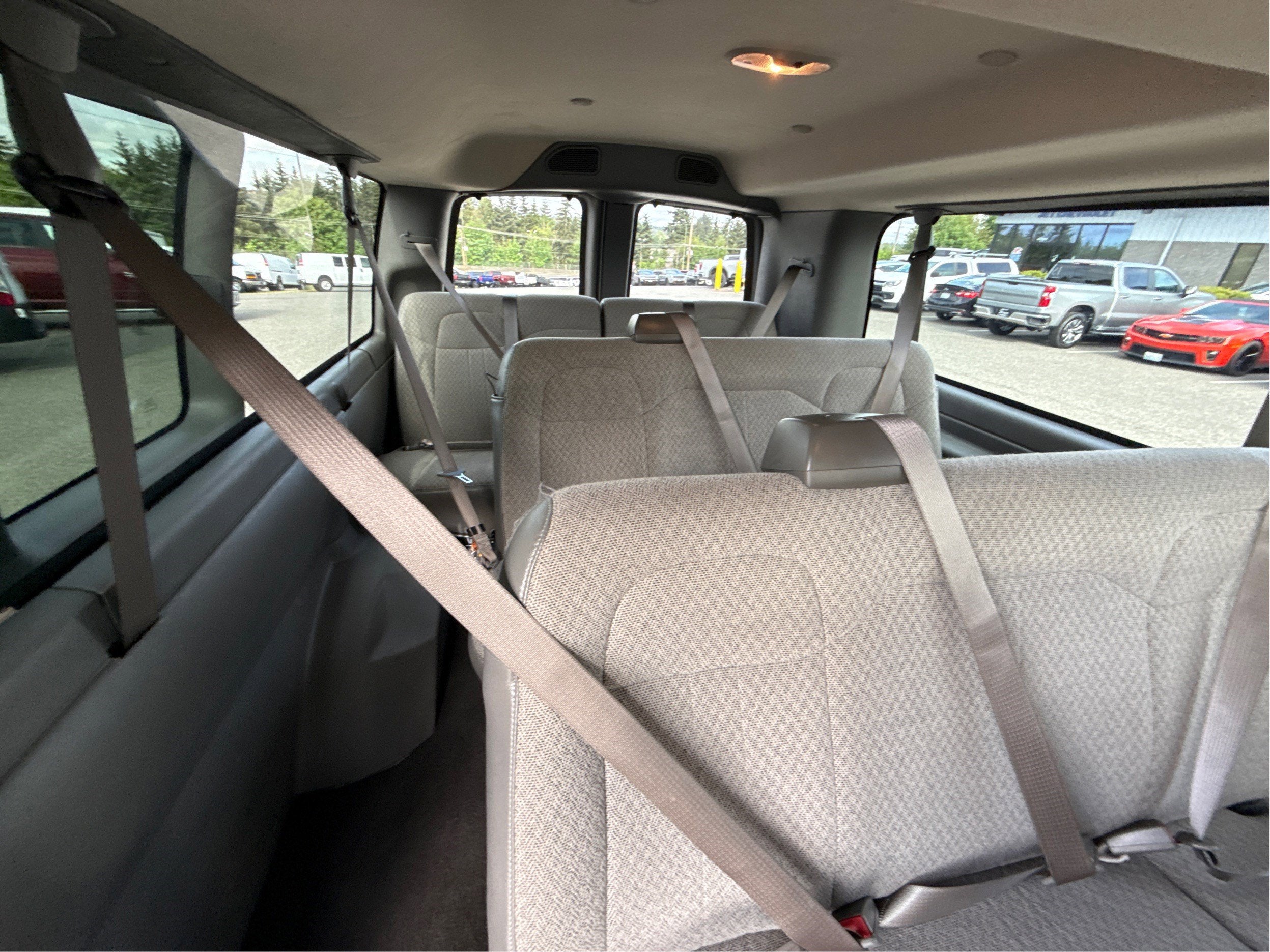 2025 Chevrolet Express Passenger 1LT