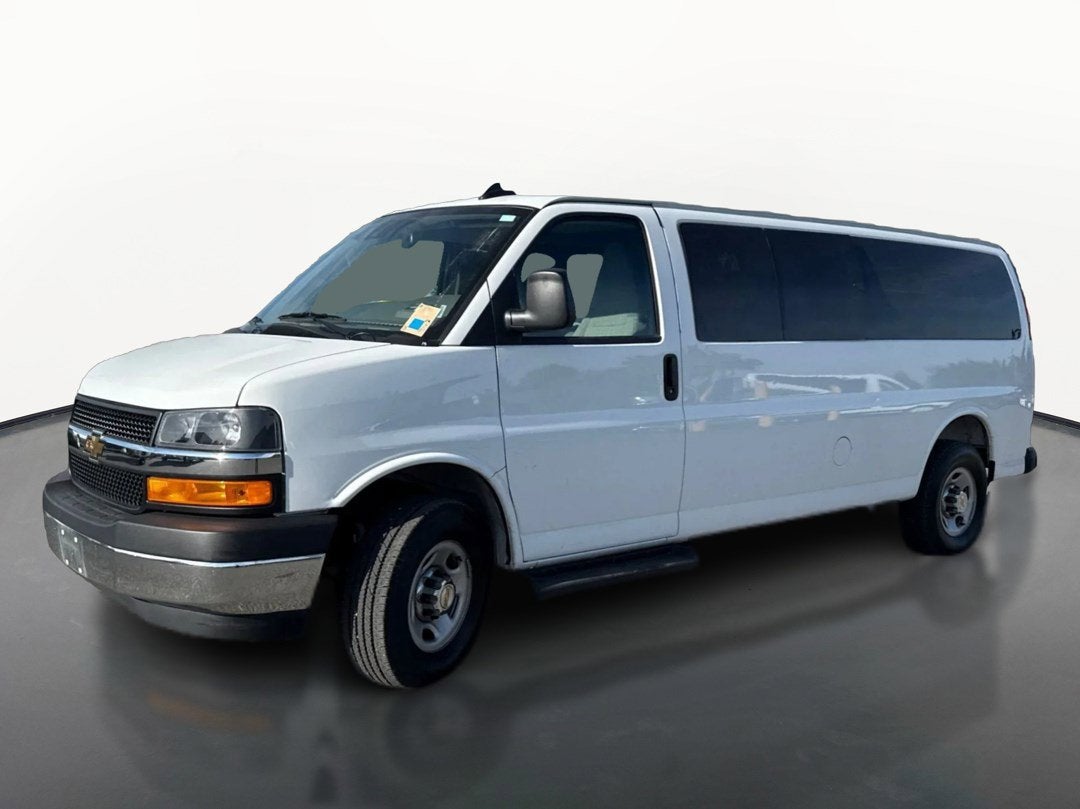 2025 Chevrolet Express Passenger 1LT