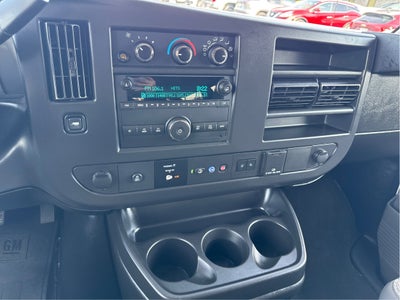 2025 Chevrolet Express Passenger 1LT