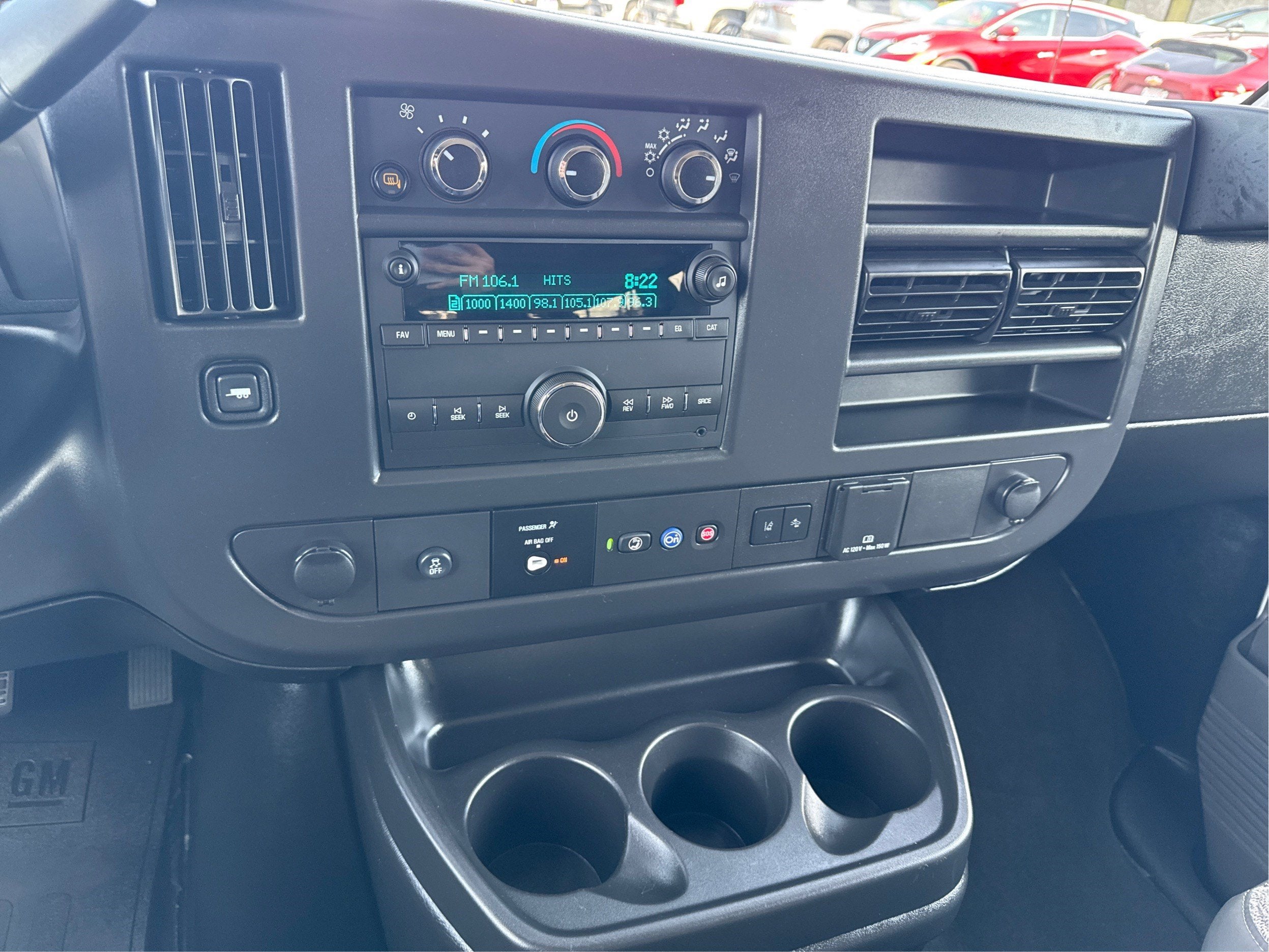 2025 Chevrolet Express Passenger 1LT