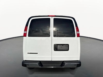 2025 Chevrolet Express Passenger 1LT