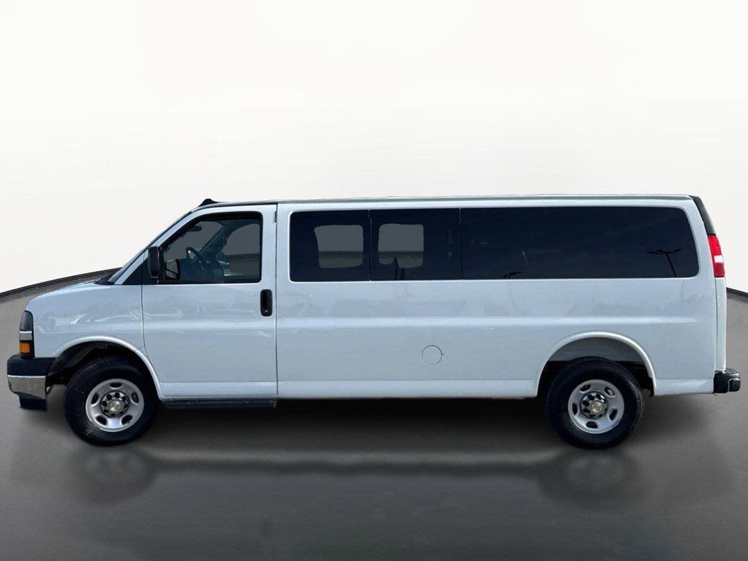 2025 Chevrolet Express Passenger 1LT