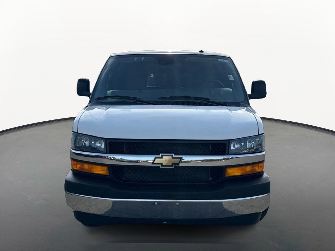 2025 Chevrolet Express Passenger 1LT