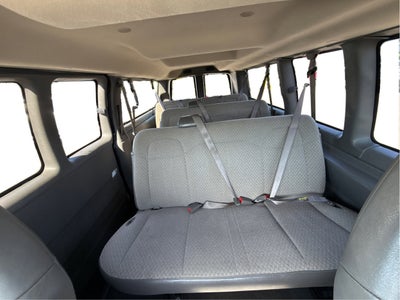 2024 Chevrolet Express Passenger 3500 1LT