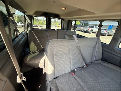 2024 Chevrolet Express Passenger 3500 1LT