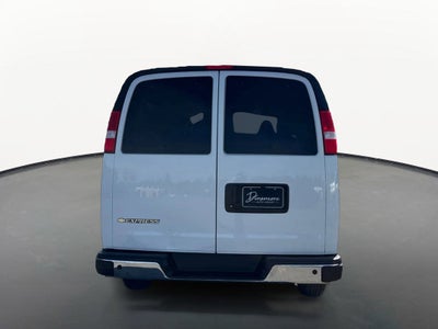 2024 Chevrolet Express Passenger 3500 1LT