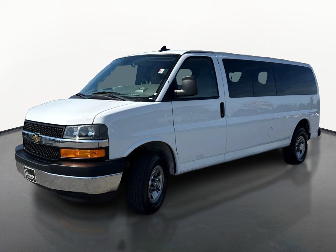 2024 Chevrolet Express Passenger 3500 1LT