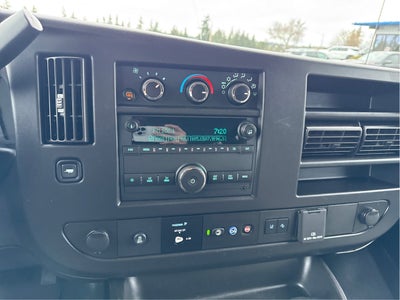 2024 Chevrolet Express Passenger 3500 1LT