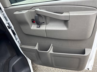2024 Chevrolet Express Passenger 3500 1LT