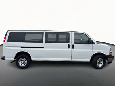 2024 Chevrolet Express Passenger 3500 1LT
