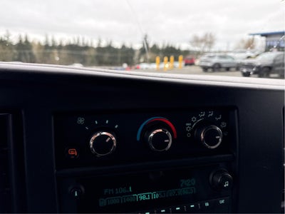 2024 Chevrolet Express Passenger 3500 1LT