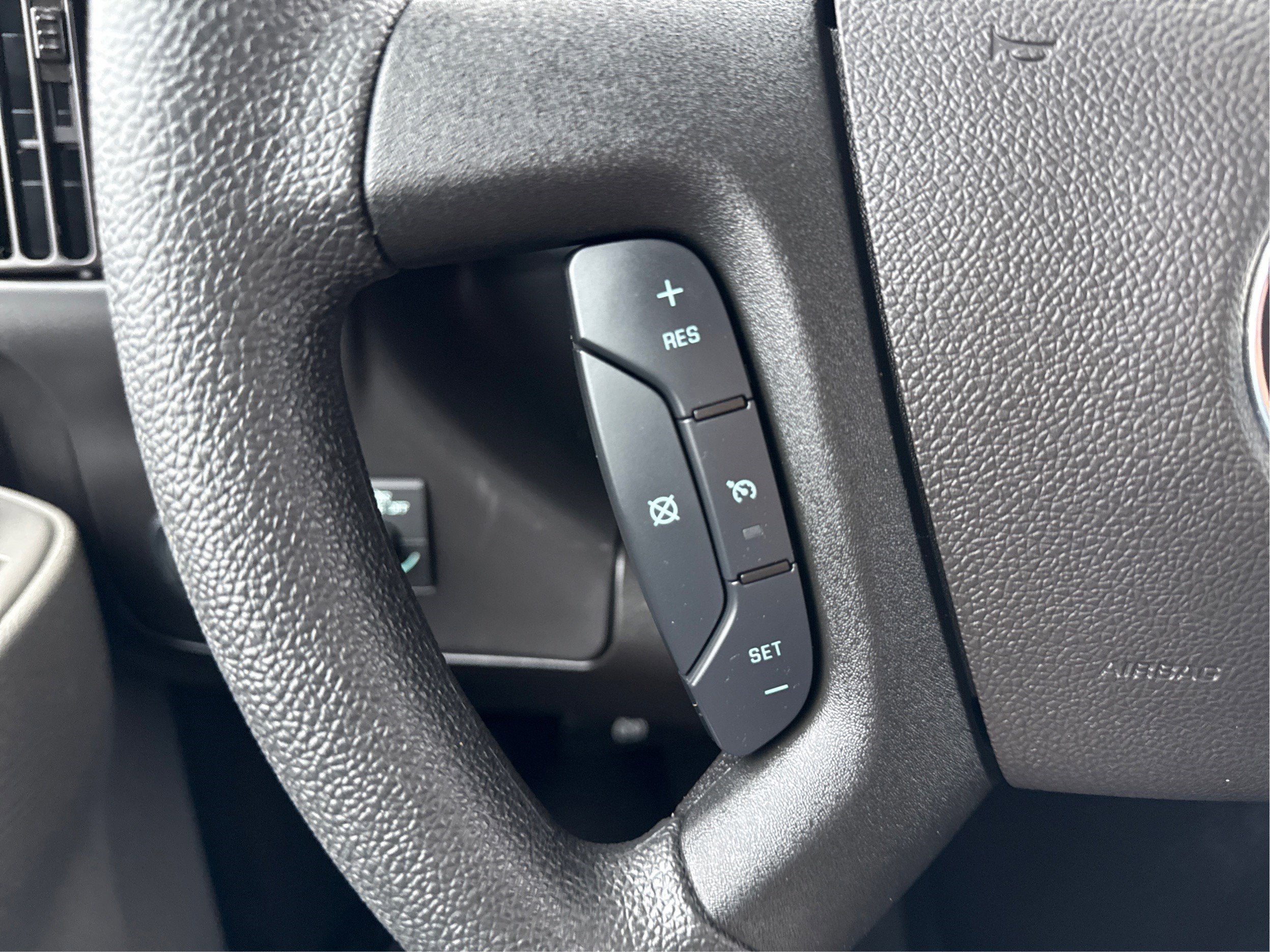 2024 Chevrolet Express Passenger 3500 1LT