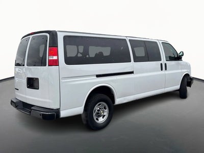 2024 Chevrolet Express Passenger 3500 1LT