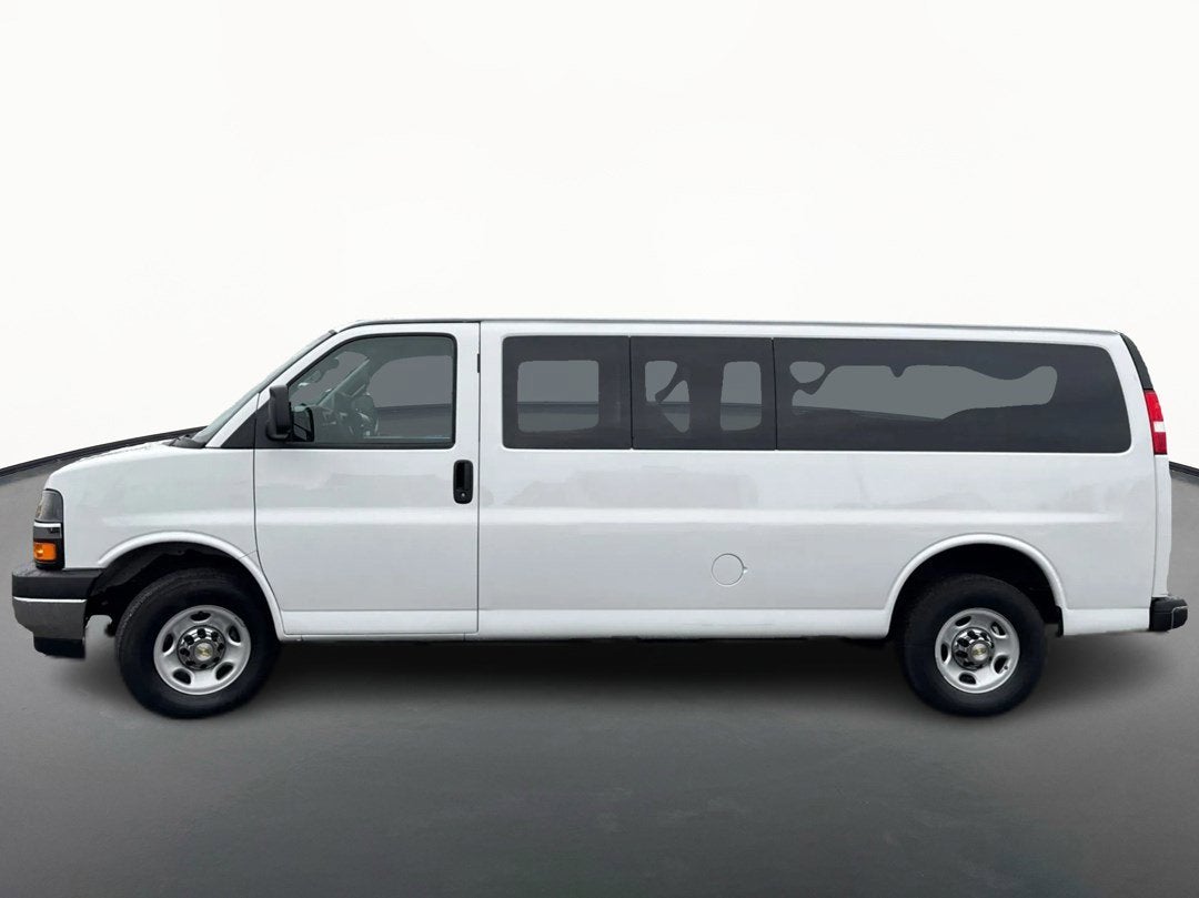2024 Chevrolet Express Passenger 3500 1LT