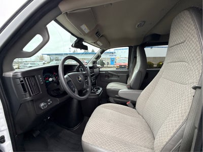 2024 Chevrolet Express Passenger 3500 1LT