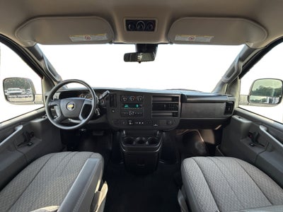 2025 Chevrolet Express Passenger 1LT