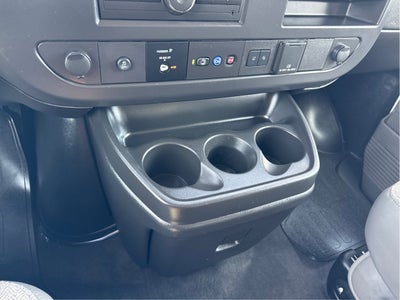 2025 Chevrolet Express Passenger 1LT