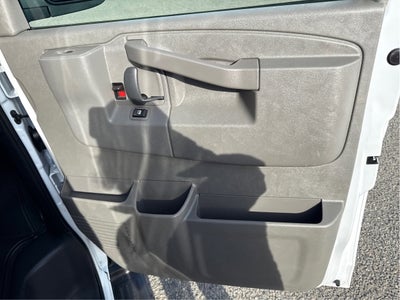 2025 Chevrolet Express Passenger 1LT
