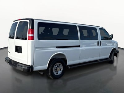 2025 Chevrolet Express Passenger 1LT