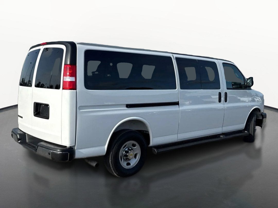 2025 Chevrolet Express Passenger 1LT