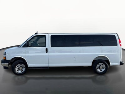 2025 Chevrolet Express Passenger 1LT
