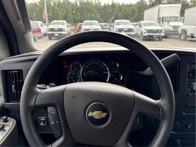 2025 Chevrolet Express Passenger 1LT