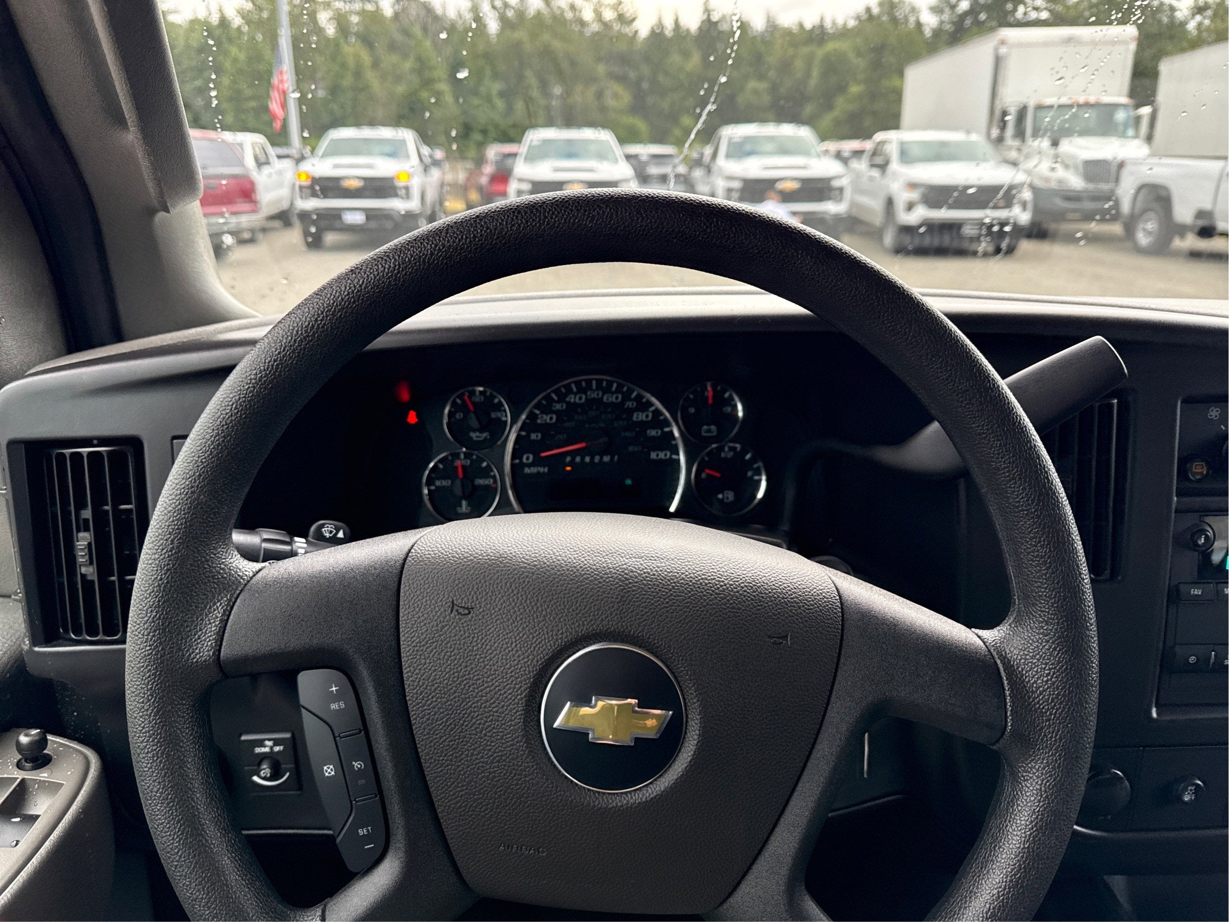 2025 Chevrolet Express Passenger 1LT