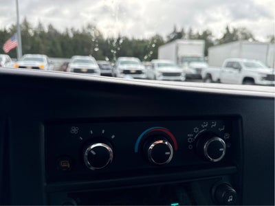 2025 Chevrolet Express Passenger 1LT
