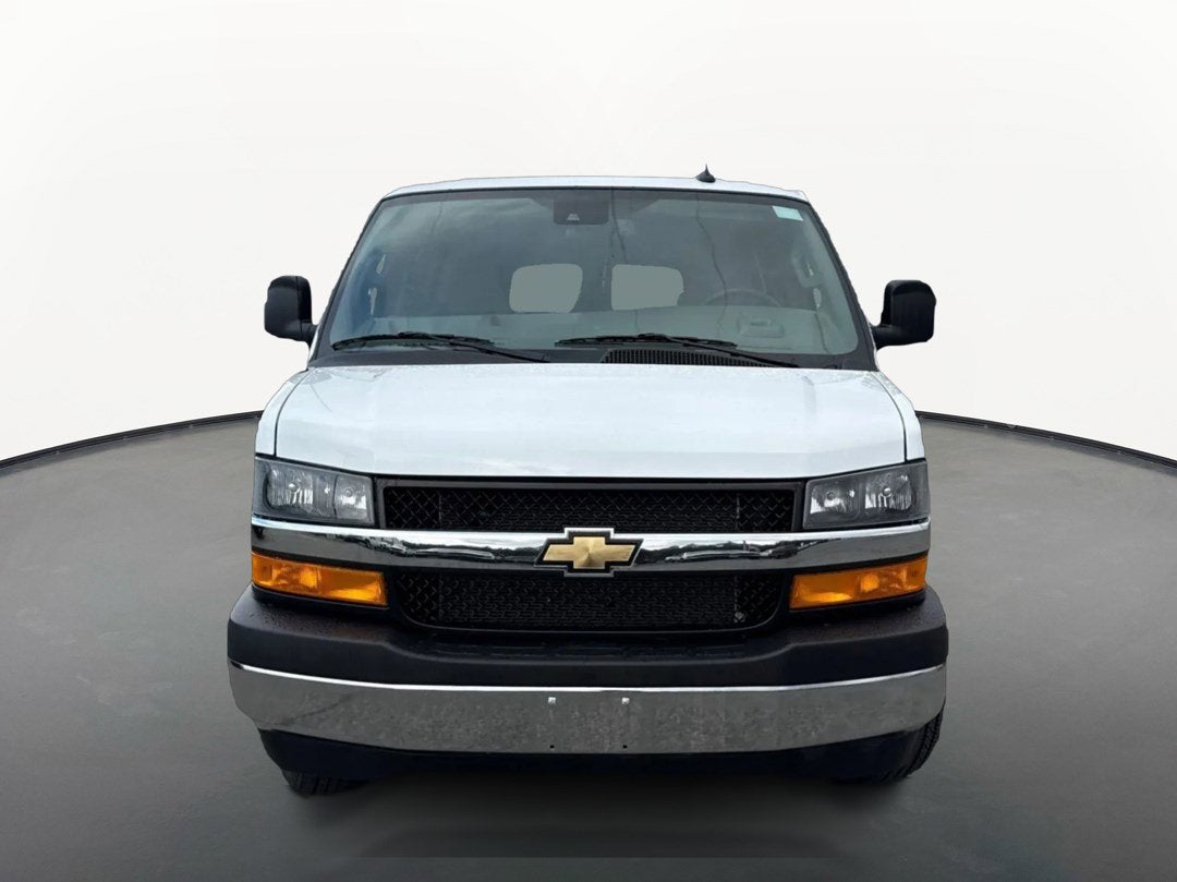 2025 Chevrolet Express Passenger 1LT