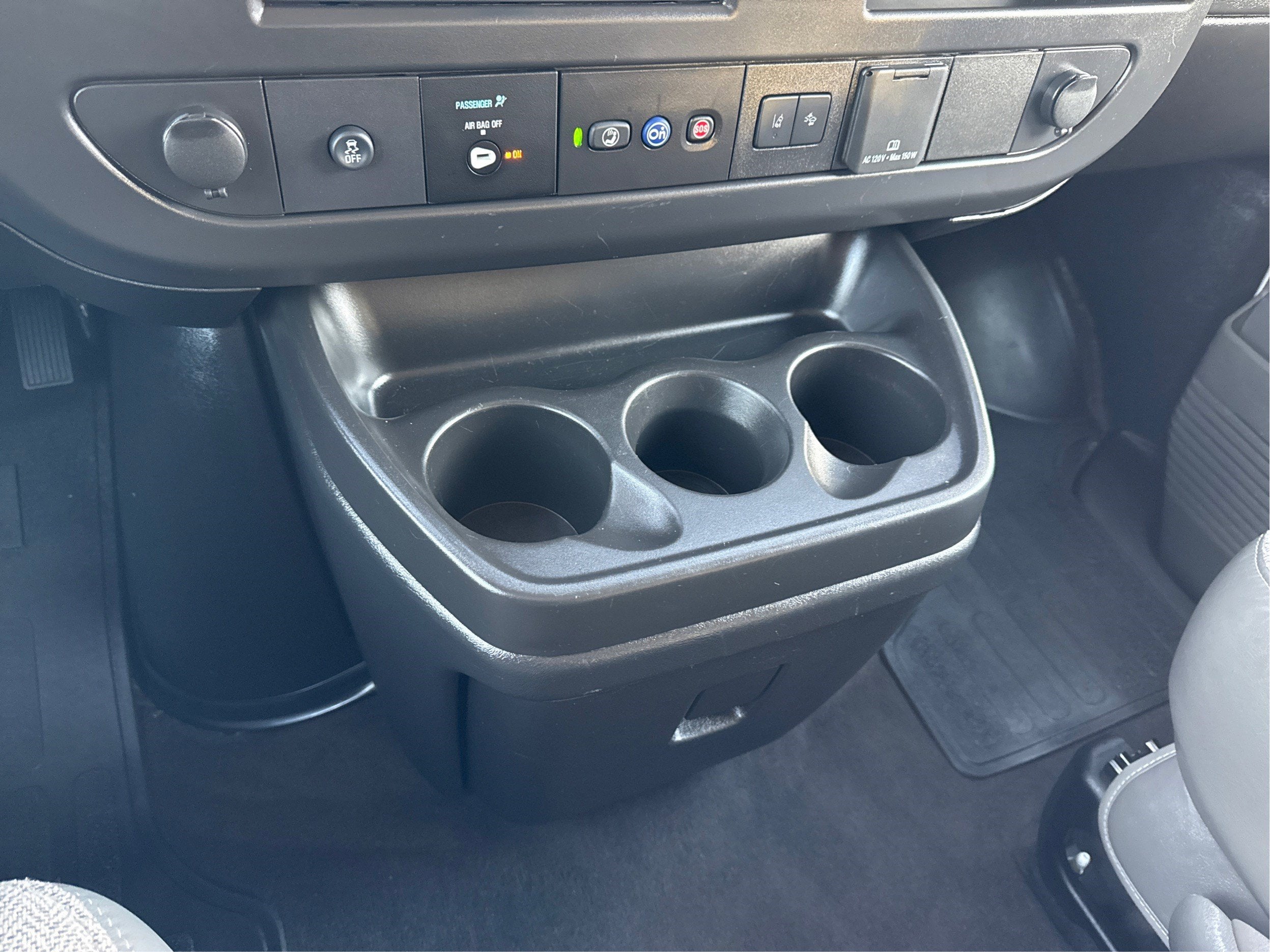 2025 Chevrolet Express Passenger 1LT