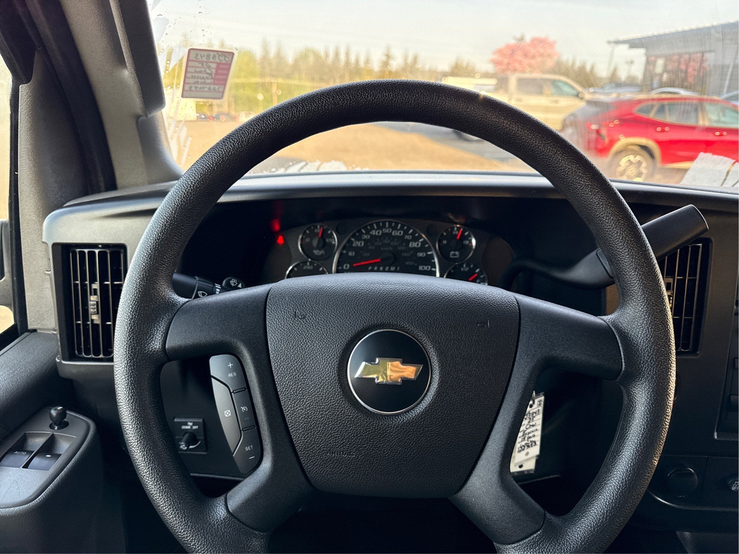 2025 Chevrolet Express Passenger 1LT
