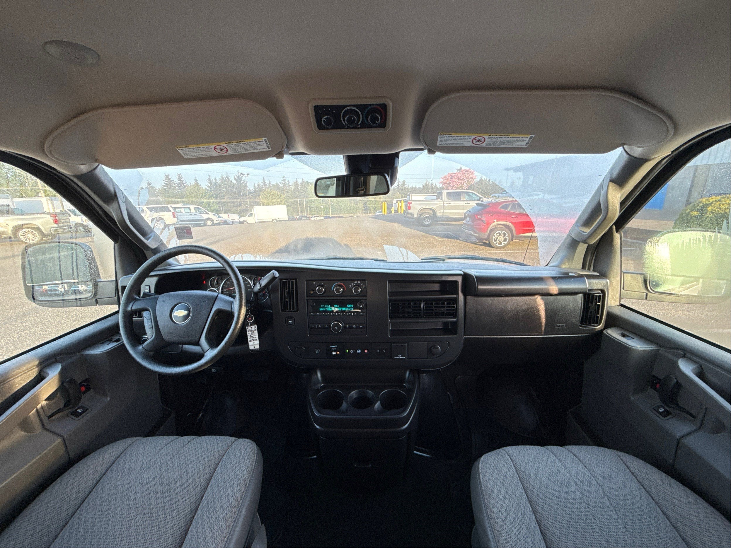 2025 Chevrolet Express Passenger 1LT