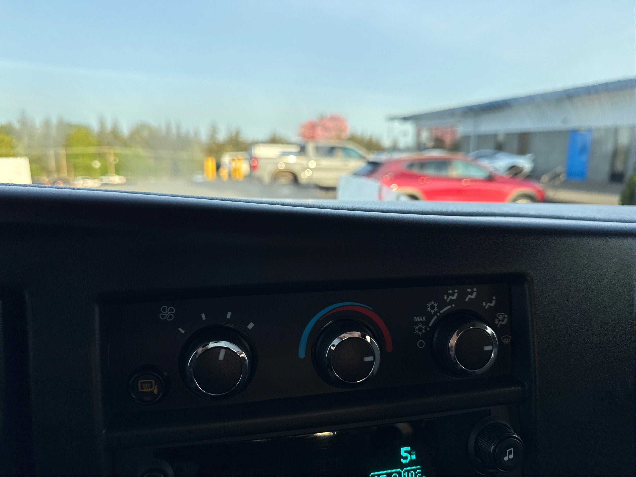 2025 Chevrolet Express Passenger 1LT