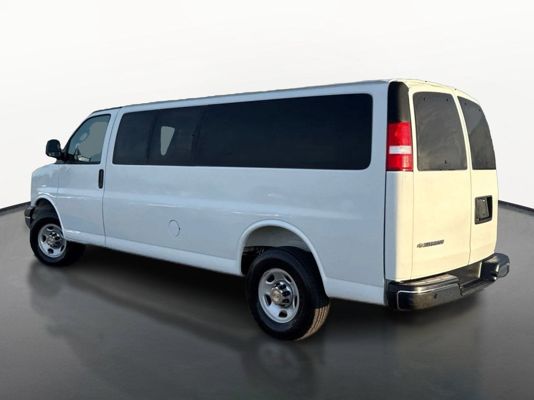 2025 Chevrolet Express Passenger 1LT